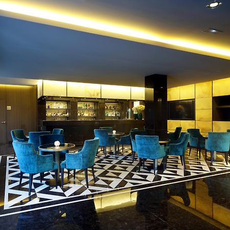Aurea Washington Irving By Eurostars Hotel Company Granada Dış mekan fotoğraf The bar at the 1001 lounge