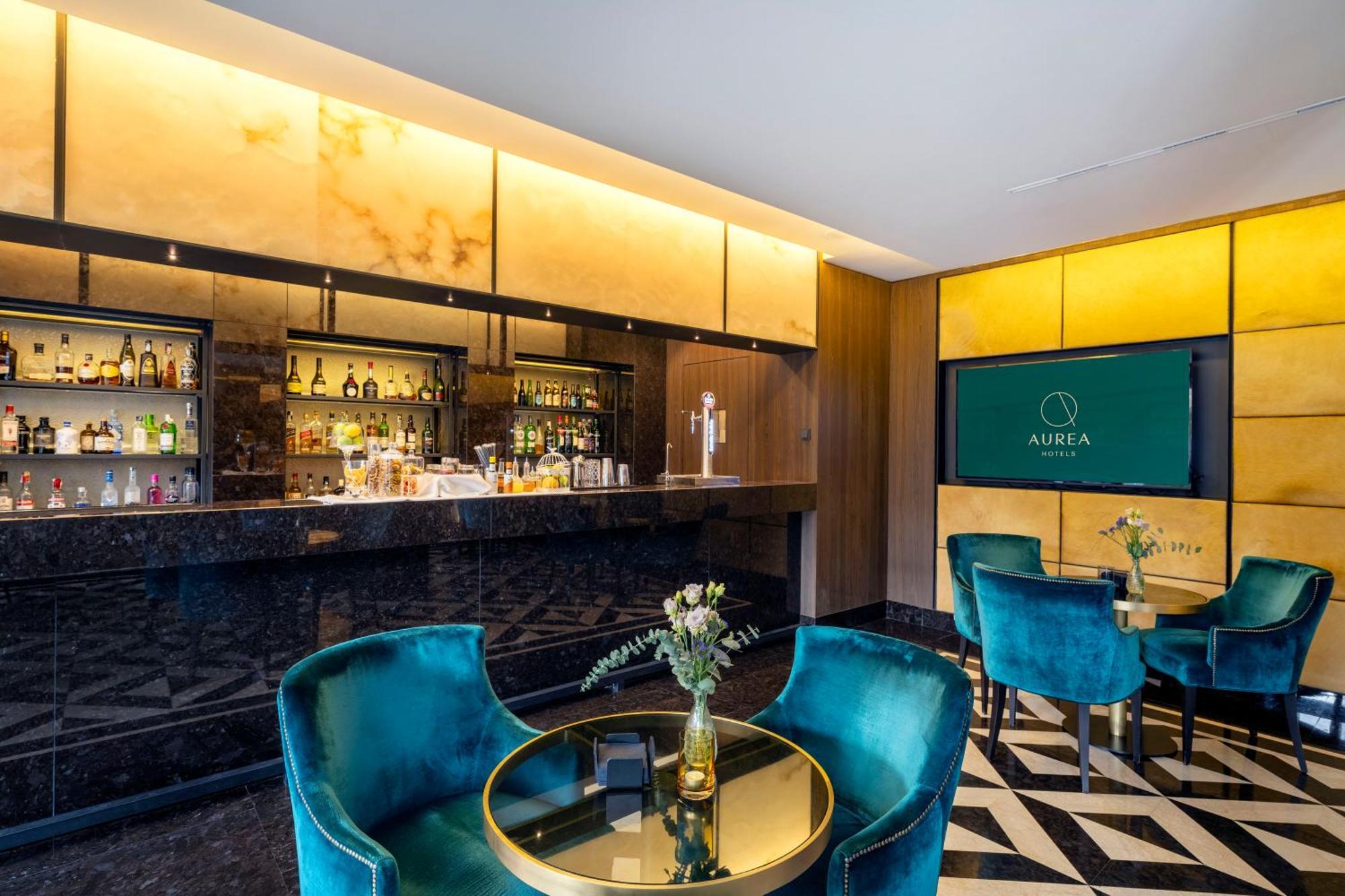 Aurea Washington Irving By Eurostars Hotel Company Granada Dış mekan fotoğraf The bar at the ABAR lounge